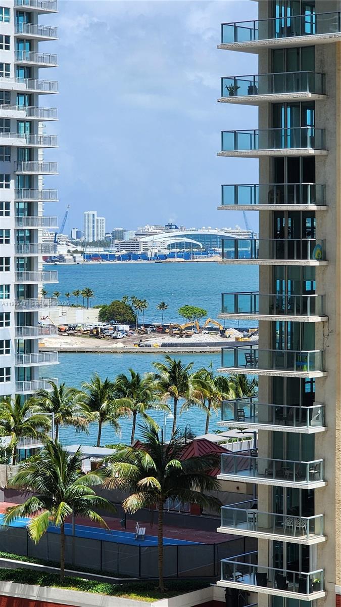 THE CLUB AT BRICKELL BAY - Residential Lease