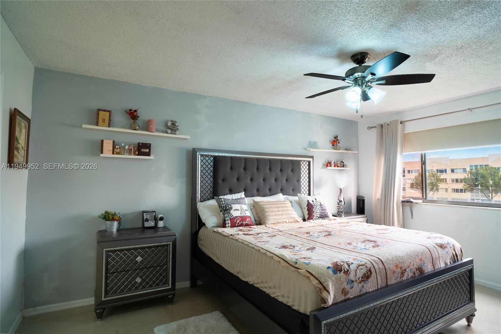 SUNRISE LAKES 196 CONDO - Residential