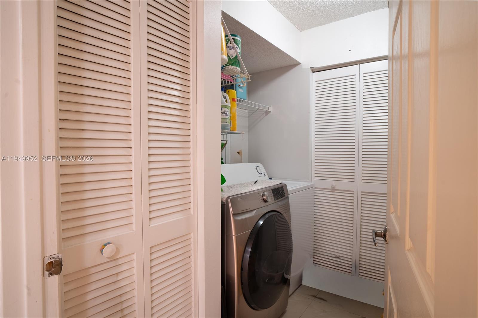 SUNRISE LAKES 196 CONDO - Residential