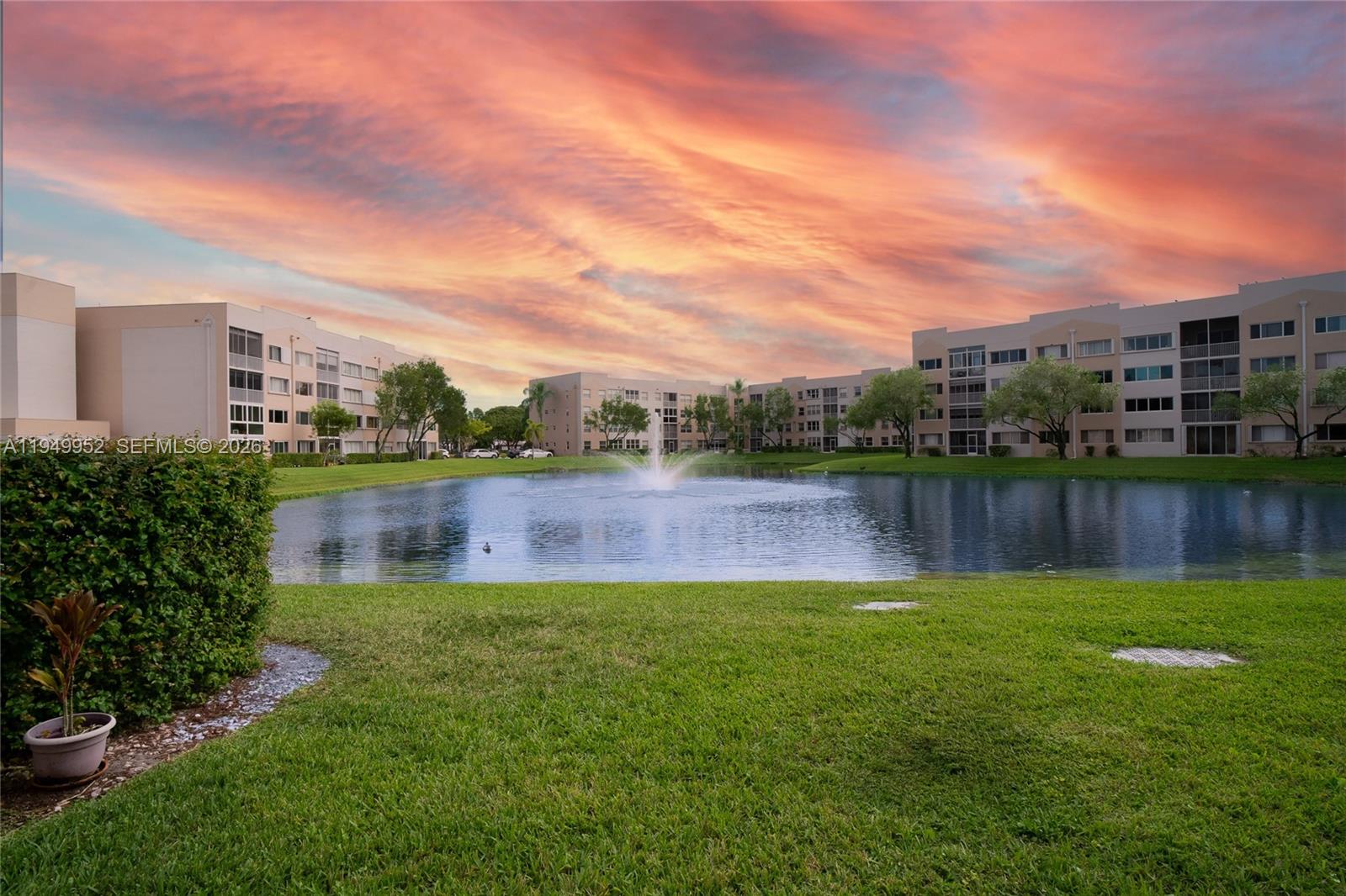 SUNRISE LAKES 196 CONDO - Residential