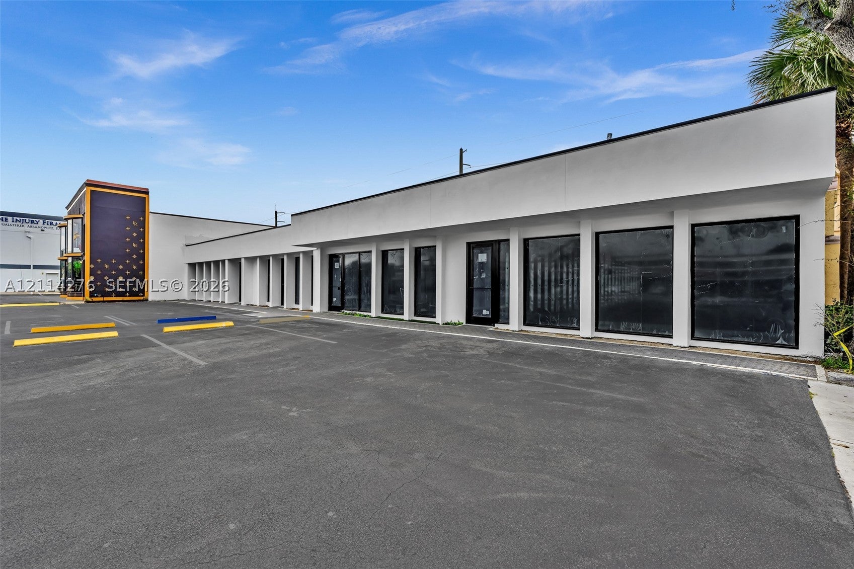 1582 E Commercial Blvd