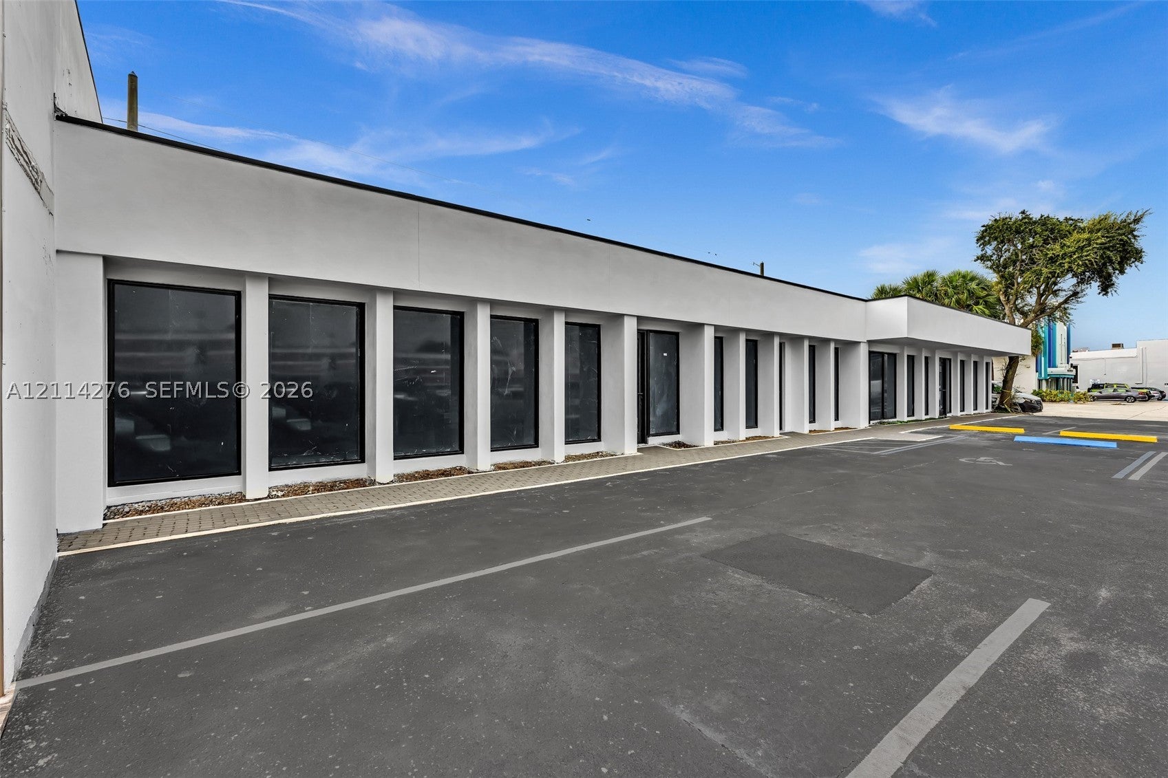 1582 E Commercial Blvd