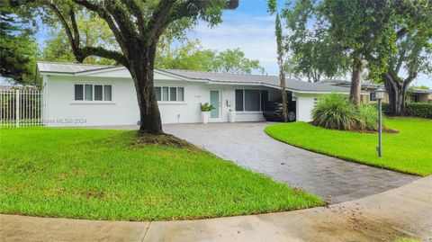 Single Family Residence in Miami FL 9730 76th St St.jpg