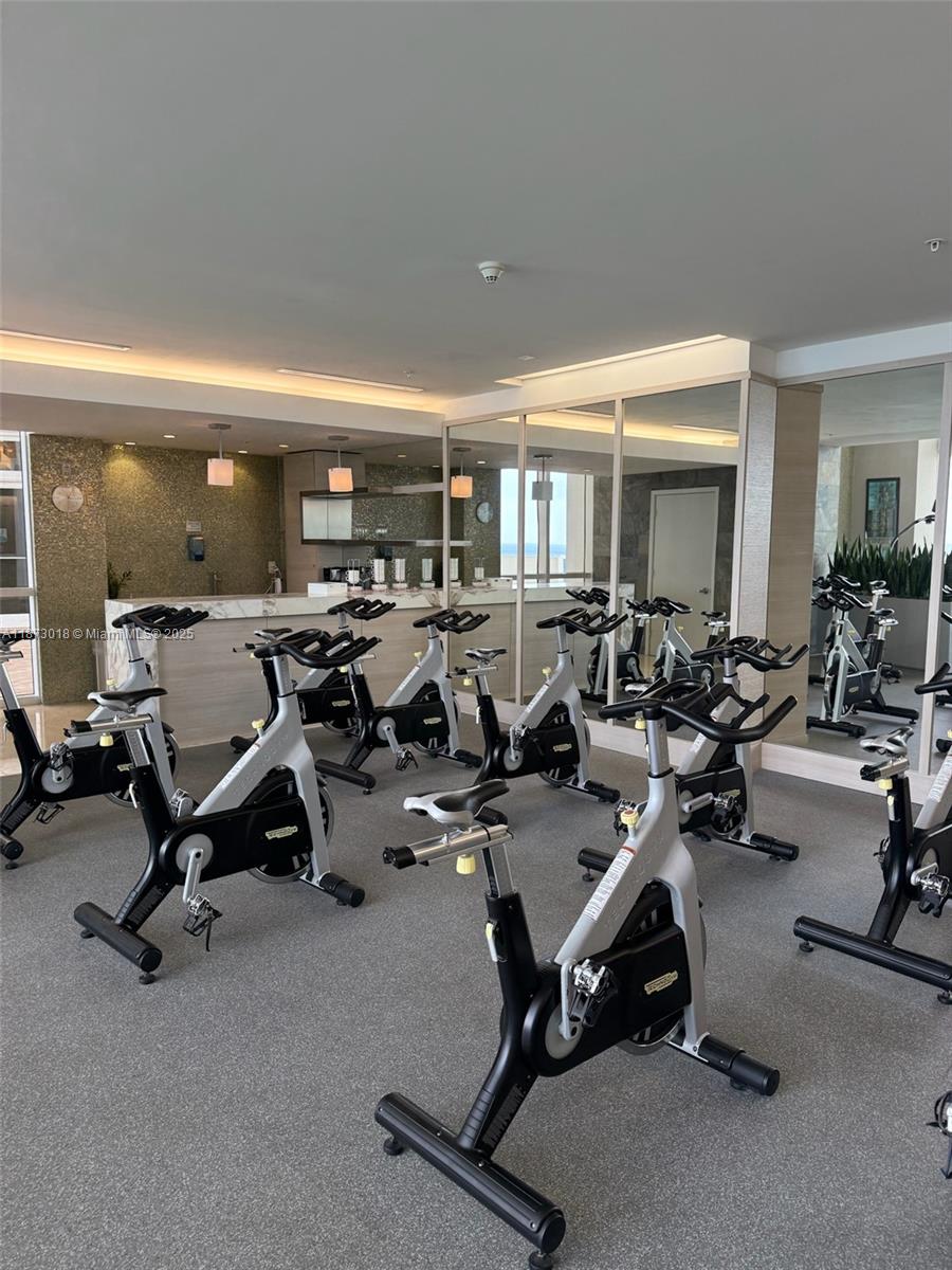 TRUMP ROYALE CONDO - Residential Lease