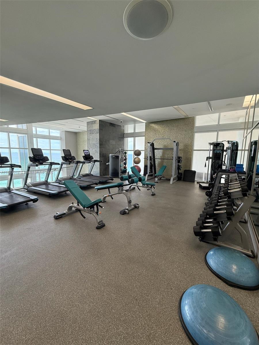 TRUMP ROYALE CONDO - Residential Lease