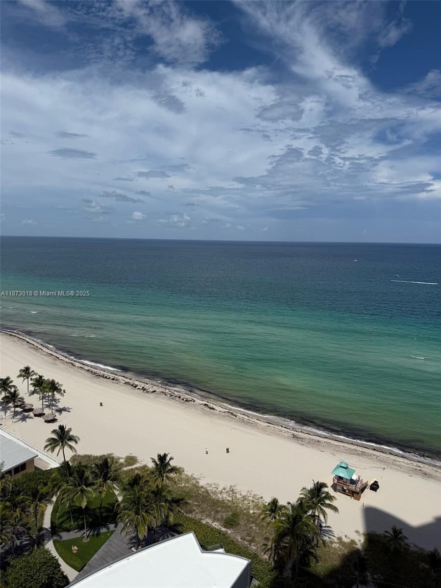 TRUMP ROYALE CONDO - Residential Lease