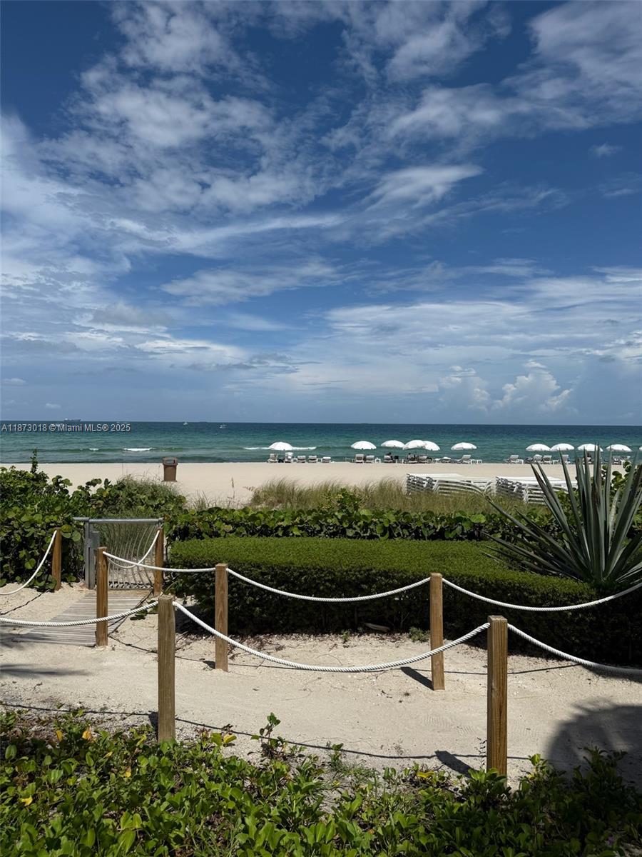 TRUMP ROYALE CONDO - Residential Lease