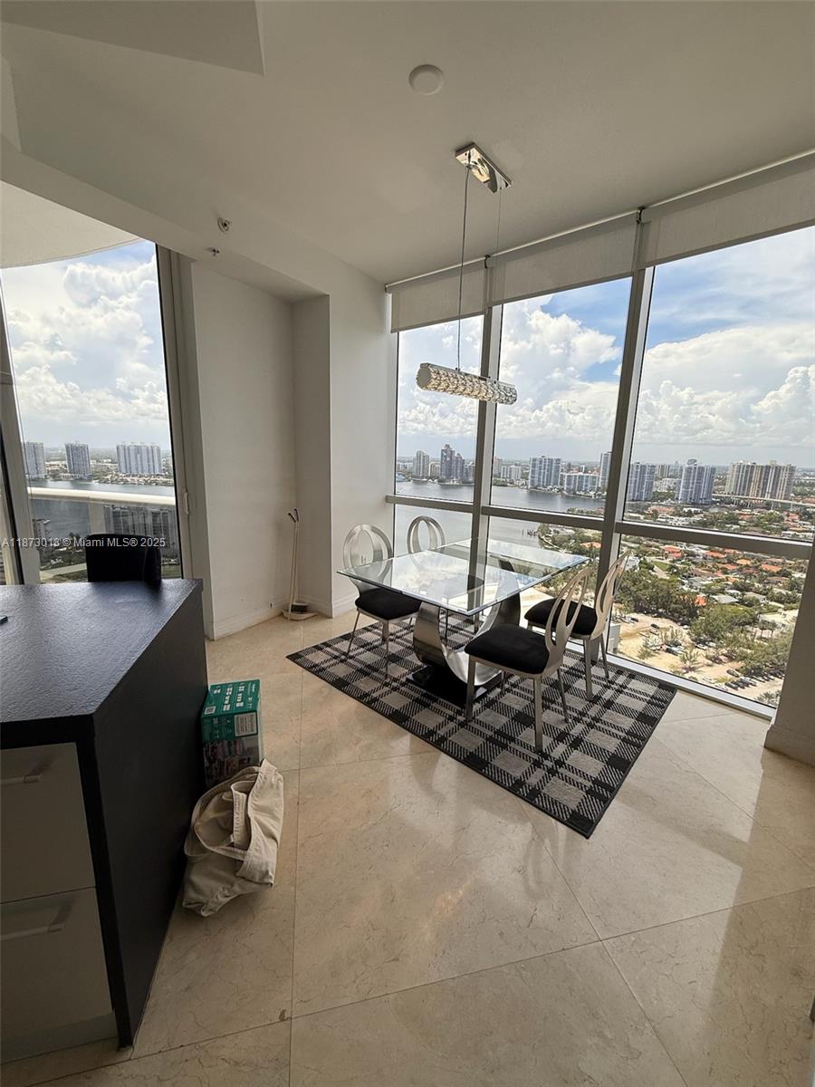 TRUMP ROYALE CONDO - Residential Lease