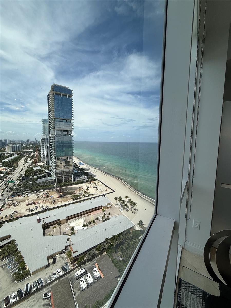 TRUMP ROYALE CONDO - Residential Lease