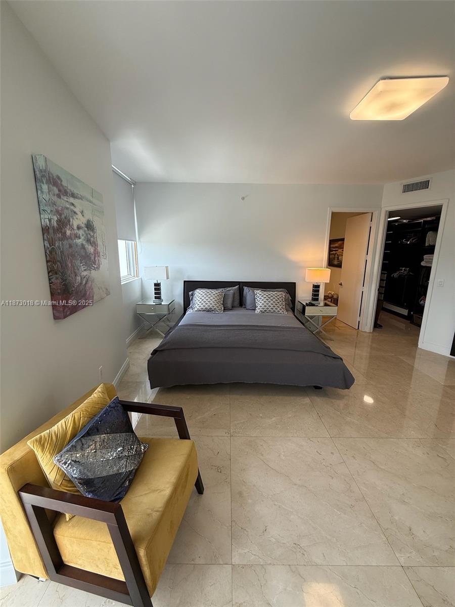 TRUMP ROYALE CONDO - Residential Lease