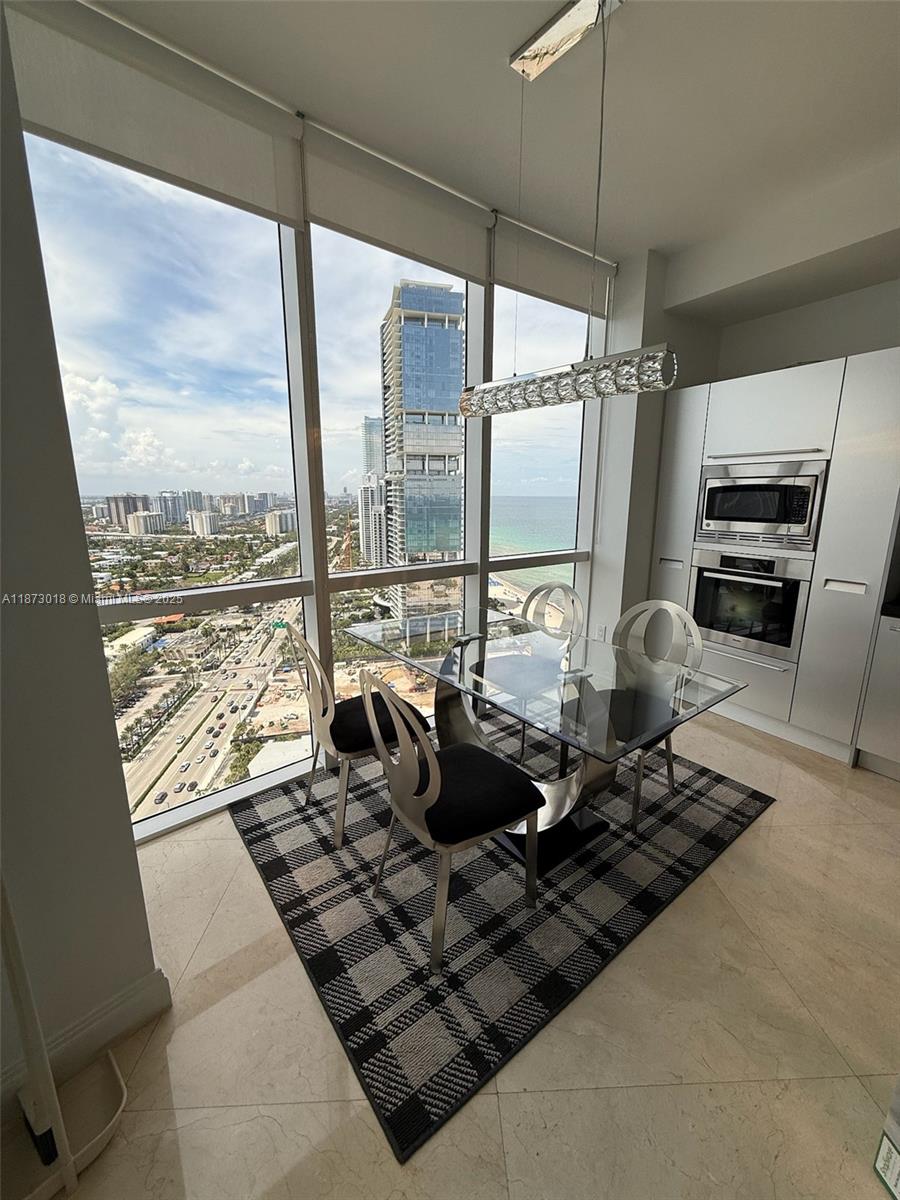 TRUMP ROYALE CONDO - Residential Lease