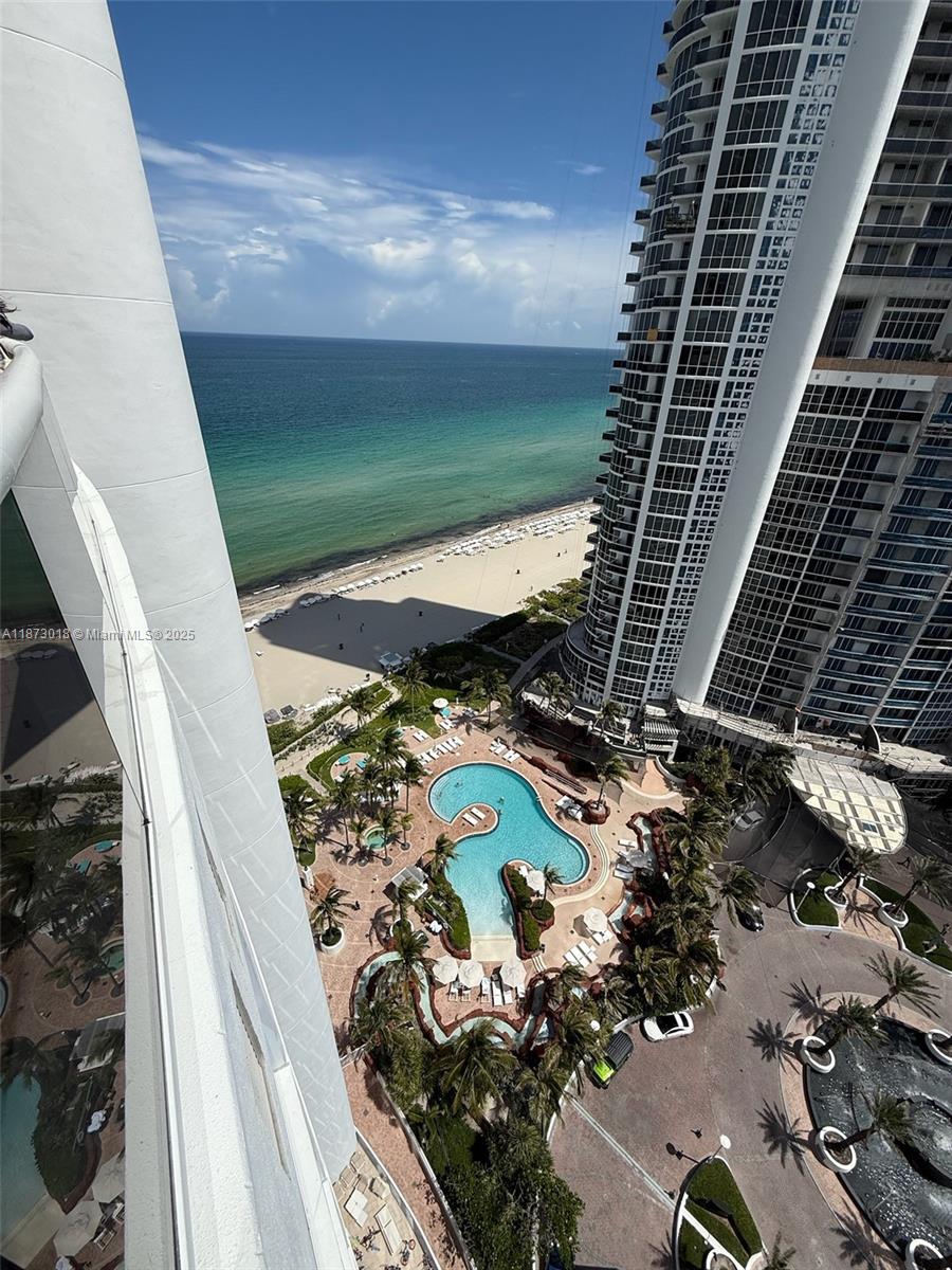 TRUMP ROYALE CONDO - Residential Lease