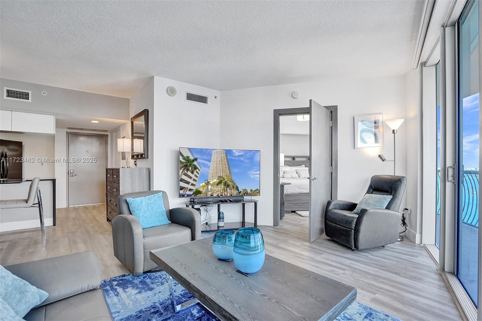 1750 N Bayshore Dr 3802