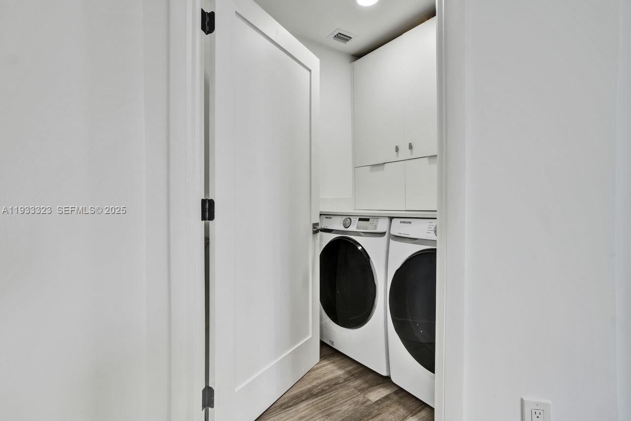 THE VISTAS CONDO - Residential