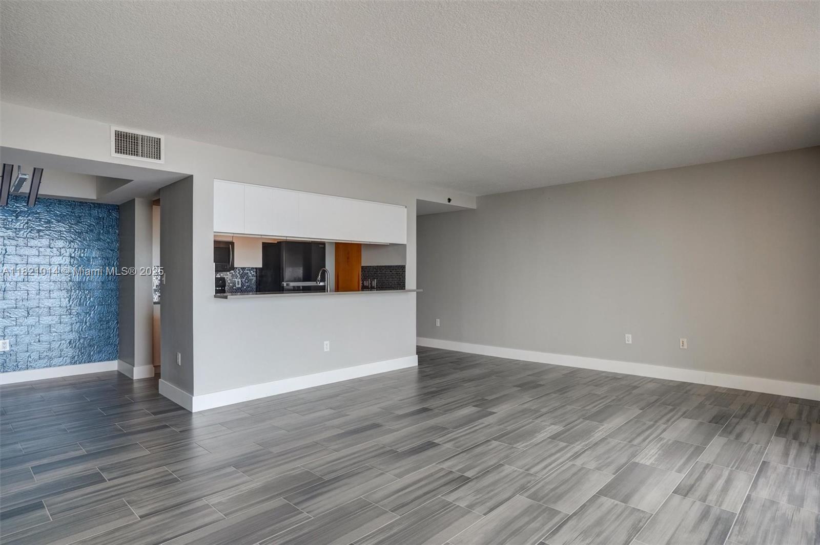 THE CLUB AT BRICKELL BAY - Residential