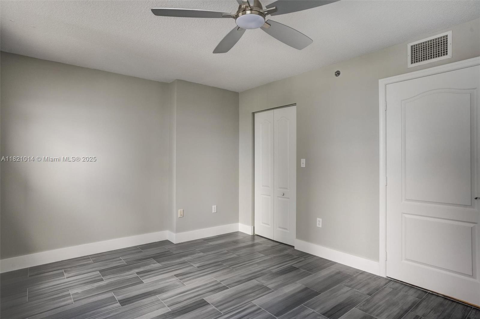 THE CLUB AT BRICKELL BAY - Residential