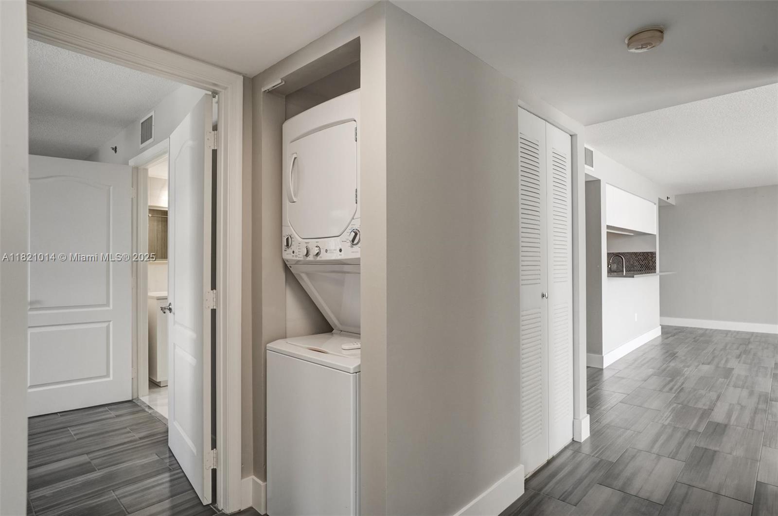 THE CLUB AT BRICKELL BAY - Residential