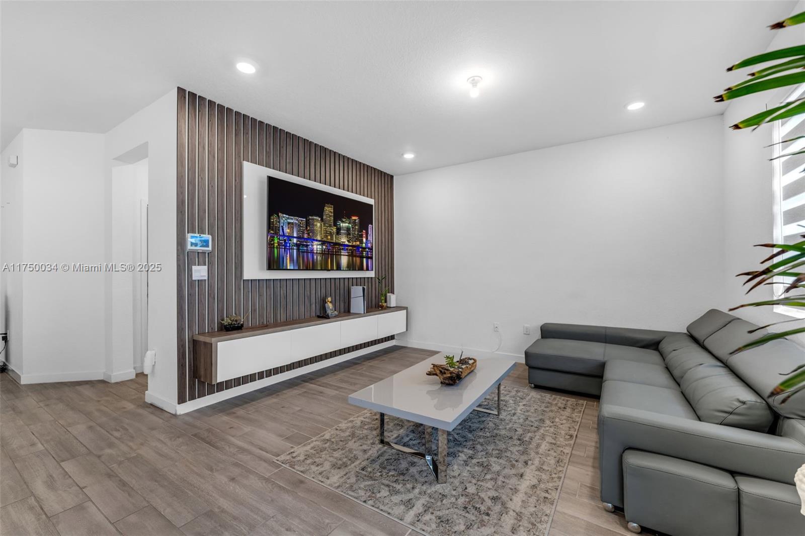 CEDAR AT KEYS GATE - Residential