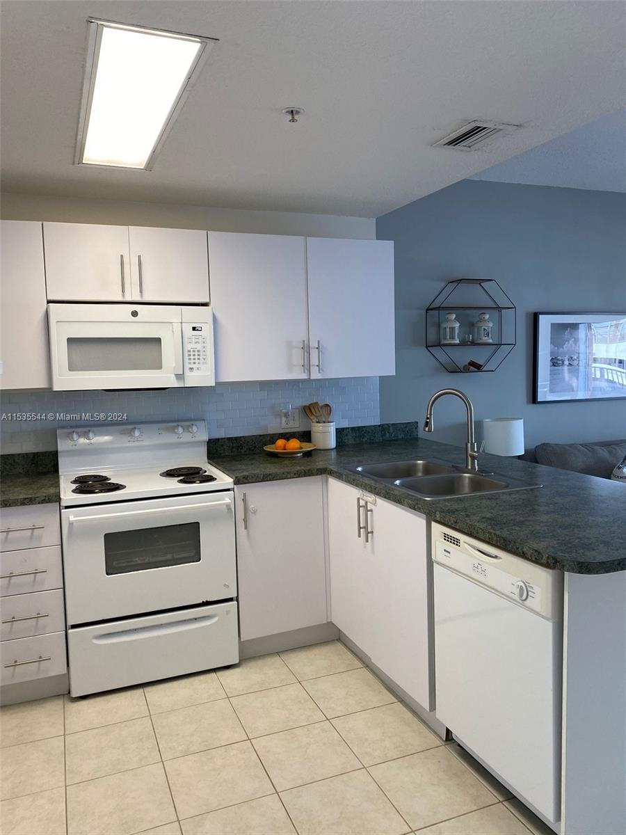 Emerald Plaza on Coral Way - Residential
