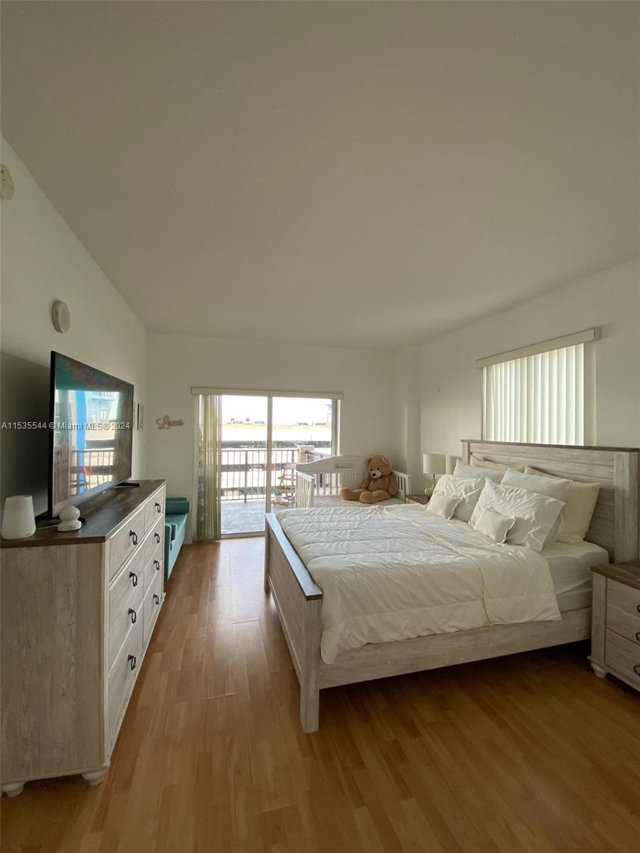 Emerald Plaza on Coral Way - Residential