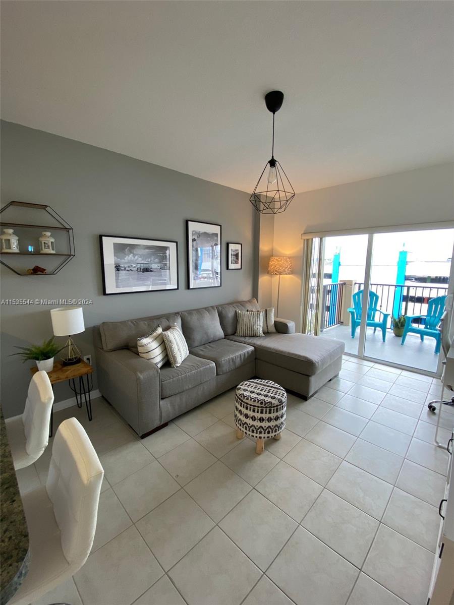 Best location and floor plan.
Washer and Dryer in the unit.
Low maintenance fees.