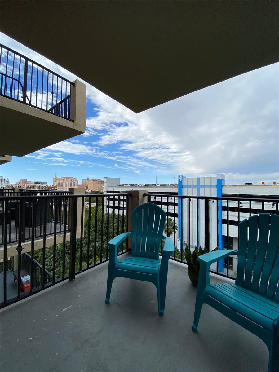 Emerald Plaza on Coral Way - Residential