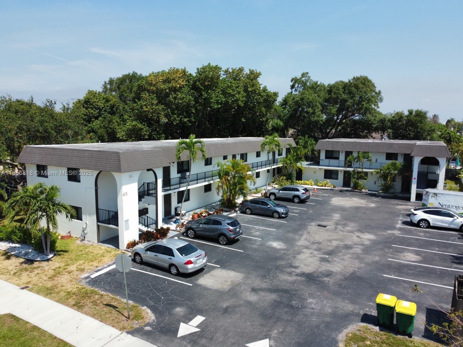 2 bedroom apartment! Kitchen with granite countertops & stainless steel appliances, great location. Comes with high-impact windows, in-unit laundry, and 2 assigned parking spots. PET FRIENDLY, with a dog park on the property. Located near the Wilton Manors Elementary School and the Public Library, 5min walk from Wilton Drive and 10min drive from the beach. Don't miss this opportunity to MAKE THIS YOUR NEW HOME!