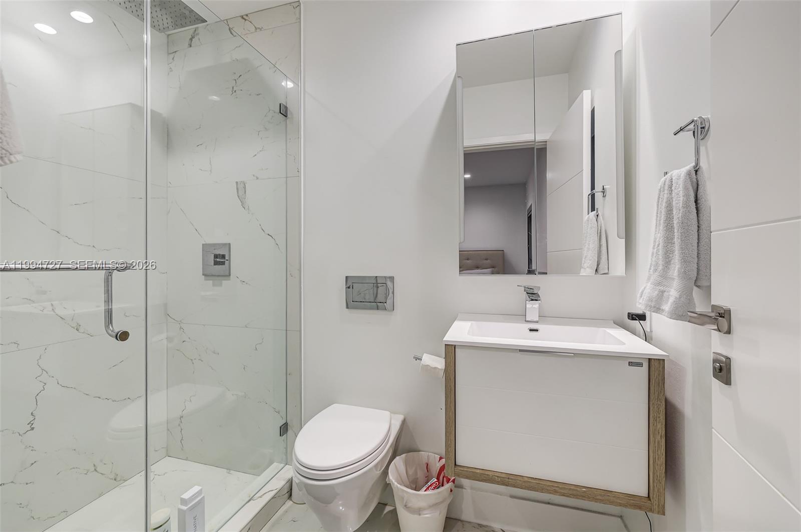 BAY HEIGHTS 1ST ADDN - Residential Lease