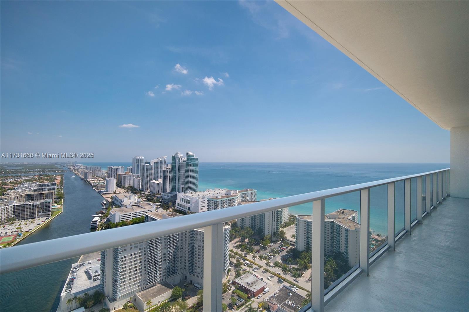 Hyde Beach House - Residential