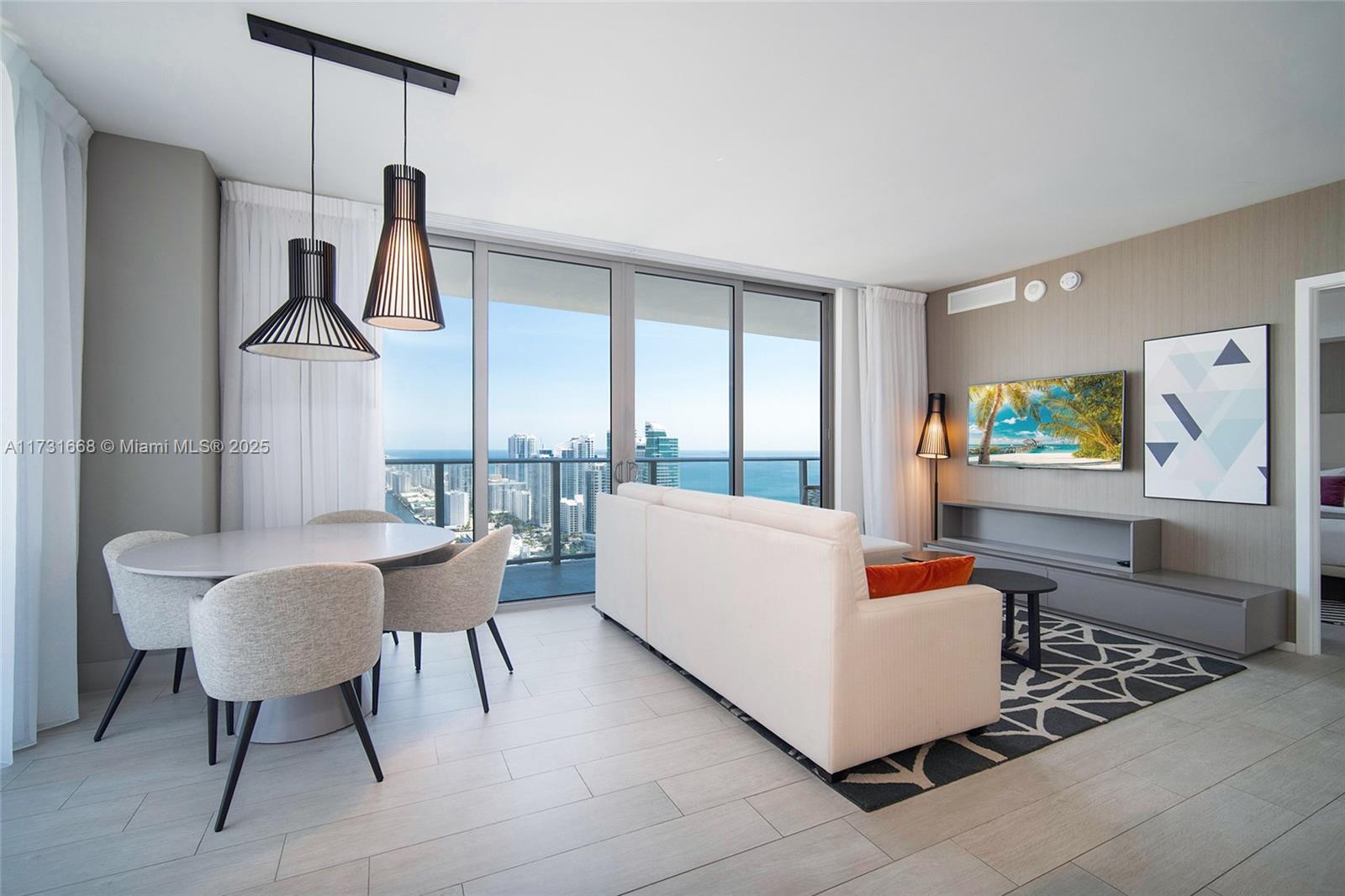 Hyde Beach House - Residential