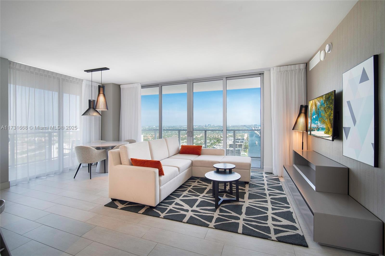 Hyde Beach House - Residential
