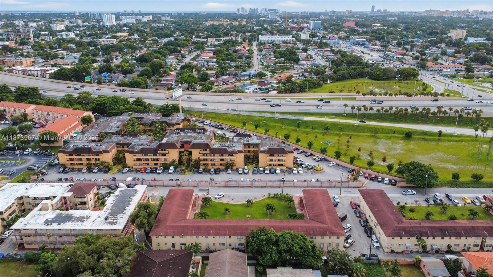 WILDWOOD RIVER VILLAS - Residential