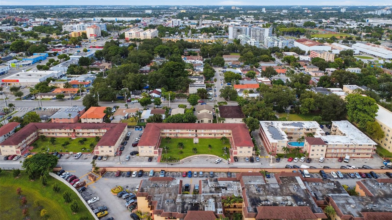 WILDWOOD RIVER VILLAS - Residential