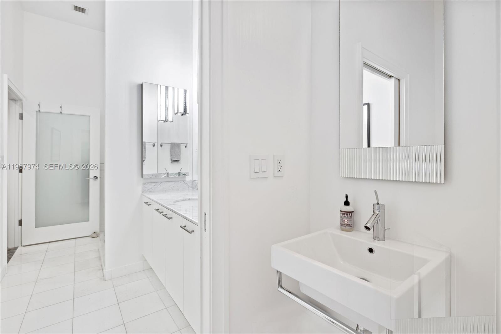 THE MERIDIAN CONDO - Residential