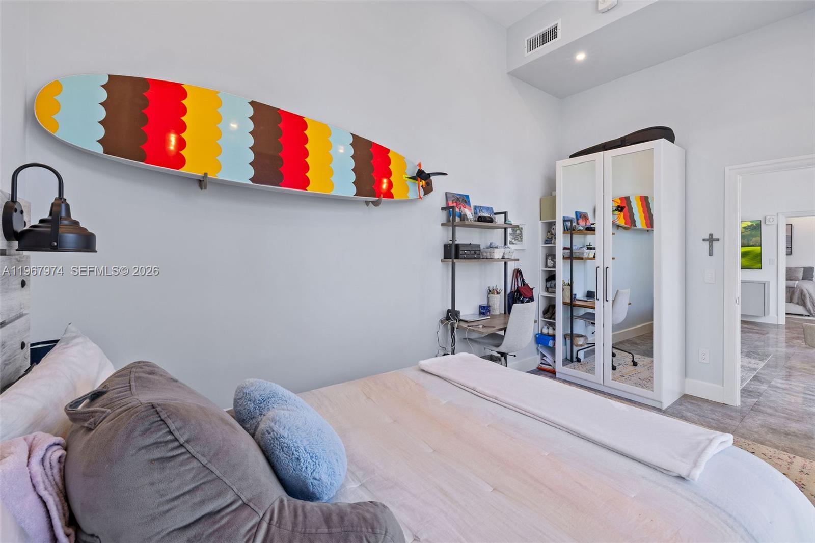 THE MERIDIAN CONDO - Residential