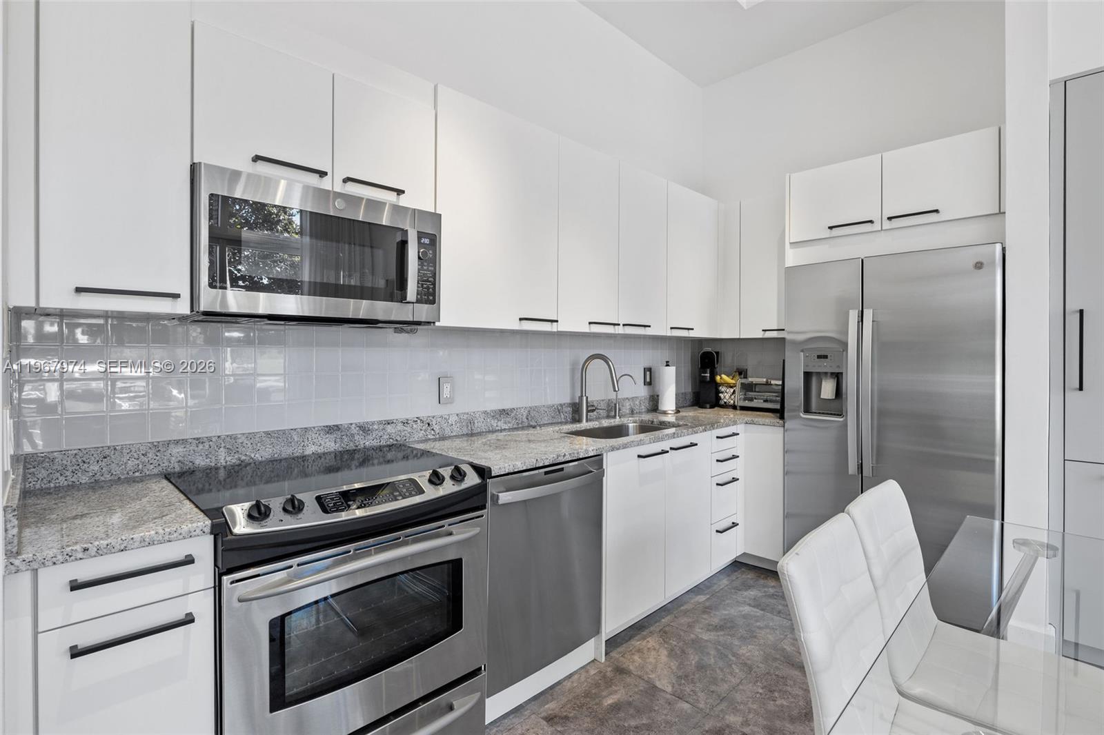 THE MERIDIAN CONDO - Residential