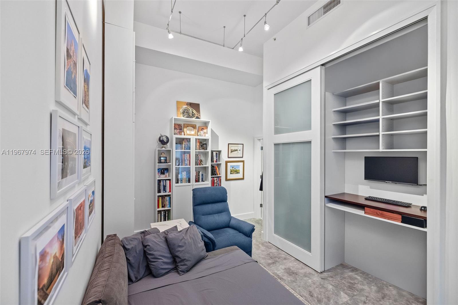 THE MERIDIAN CONDO - Residential