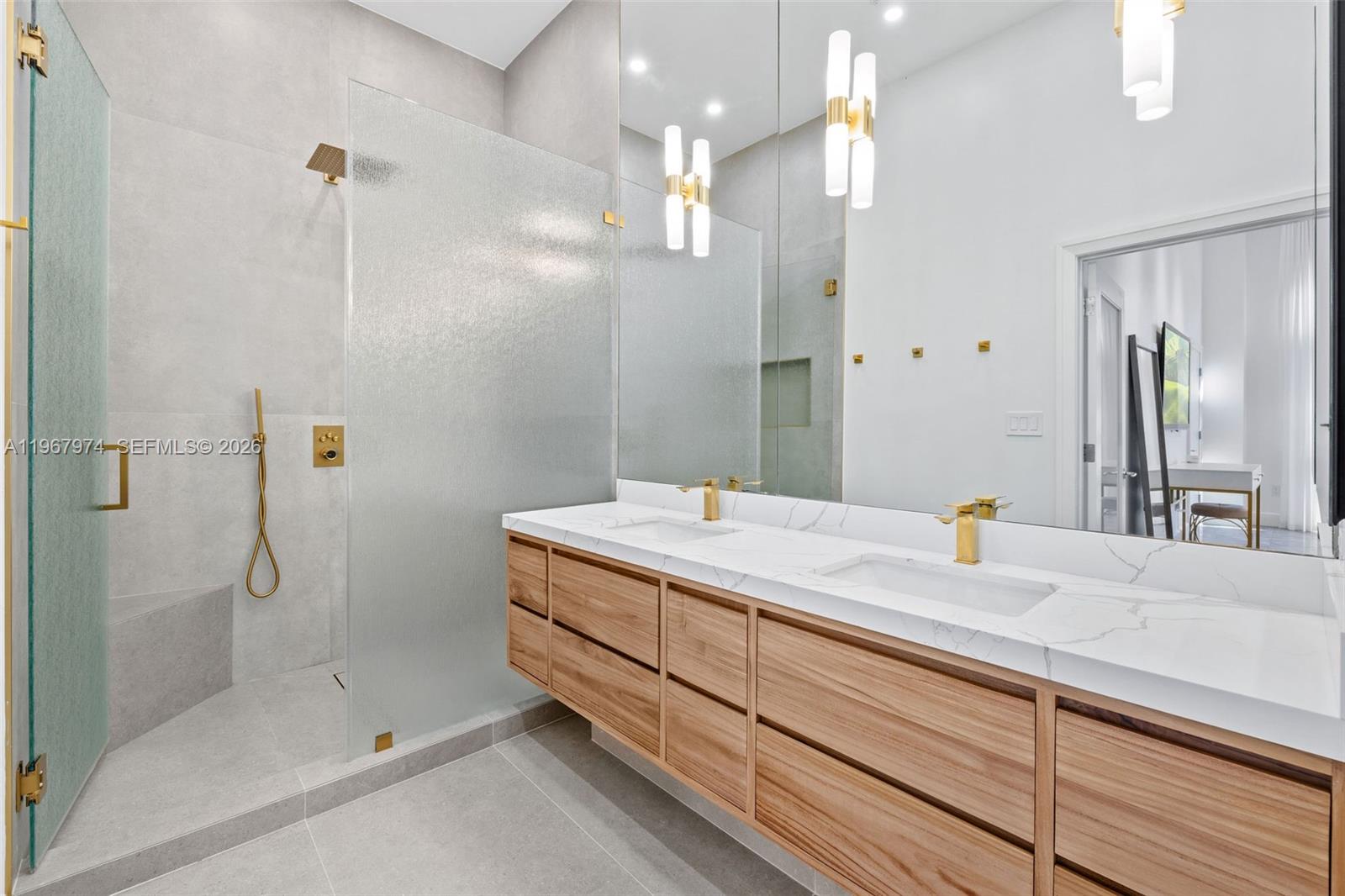 THE MERIDIAN CONDO - Residential