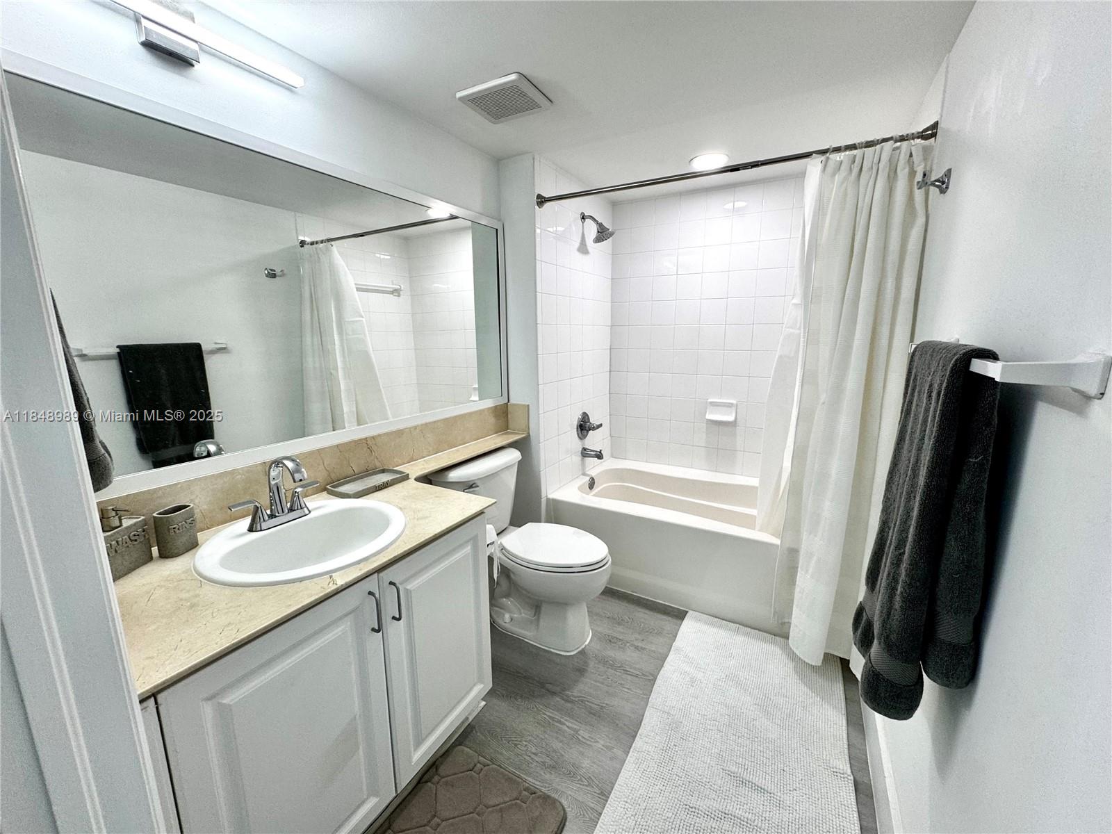 1155 Brickell Bay Dr 906
