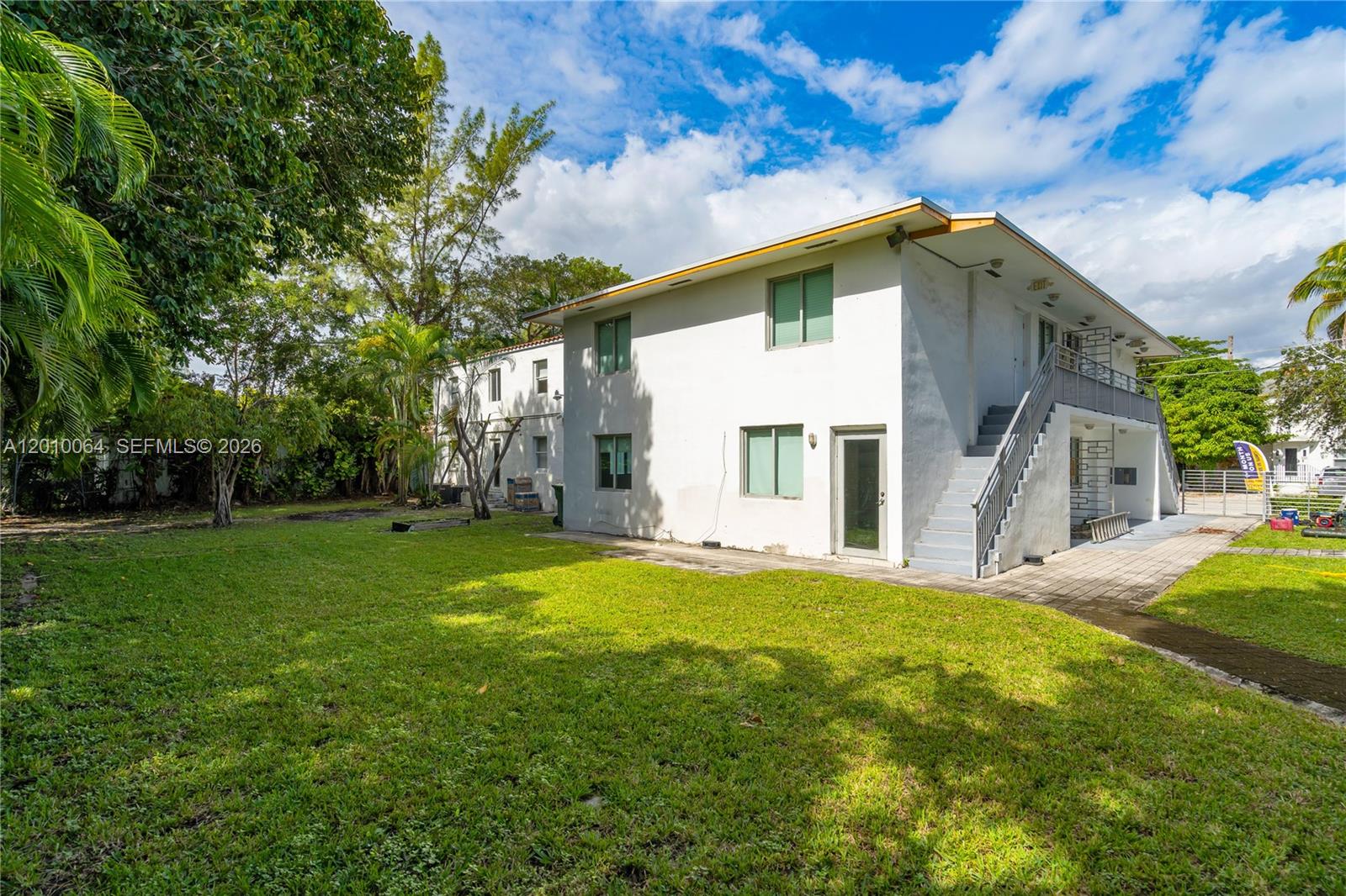 NORTH GATE - Residential Income