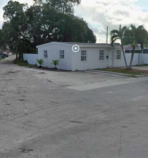 1280 Burlington St Opa-Locka FL 33054