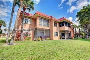 GOLDEN LAKES VILLAGE COND - Residential Lease