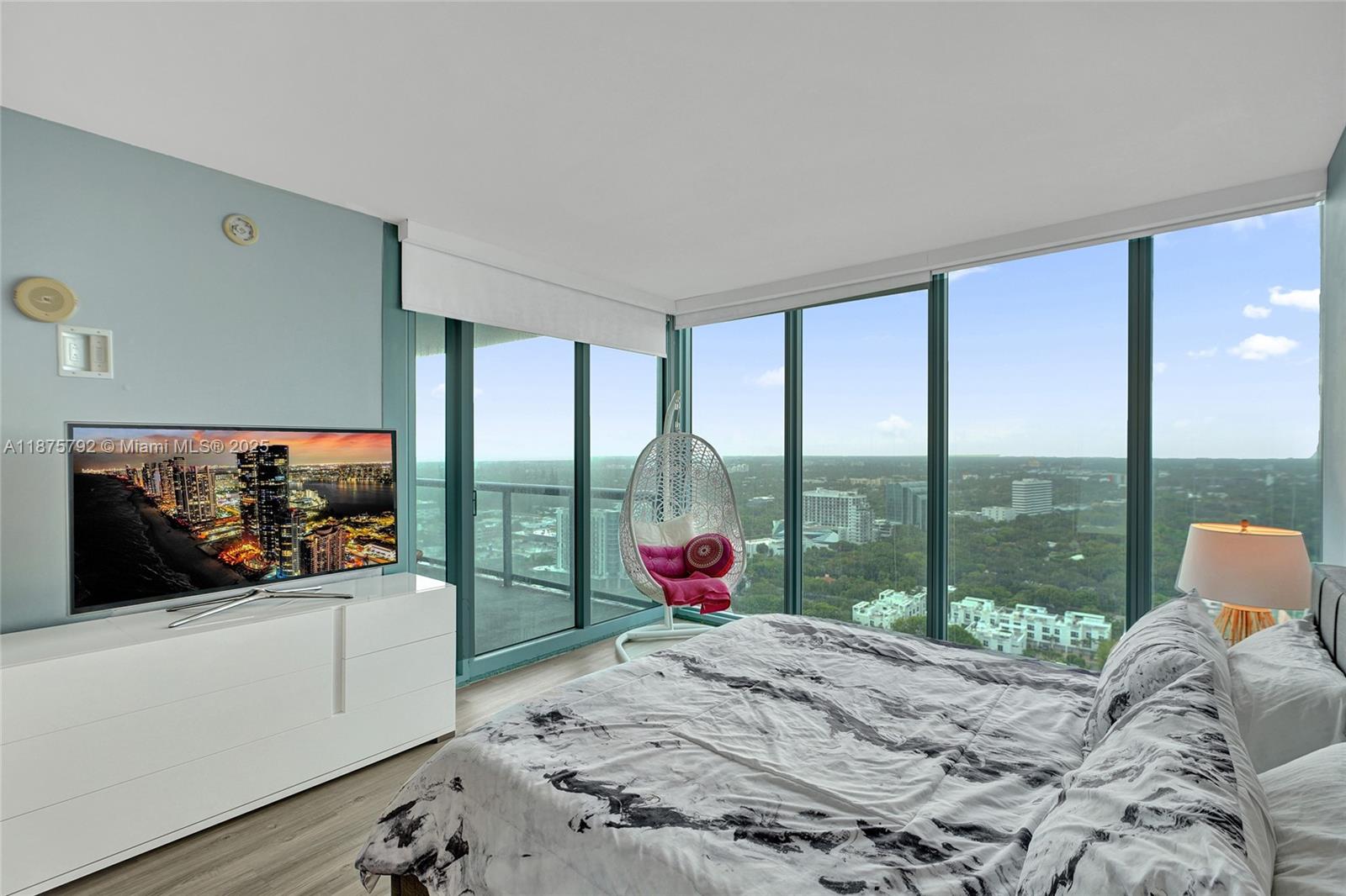 BLUE CONDO - Residential Lease