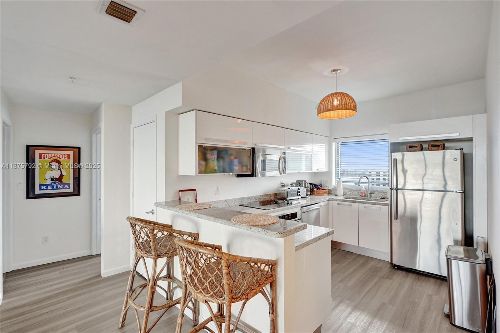 BLUE CONDO - Residential Lease