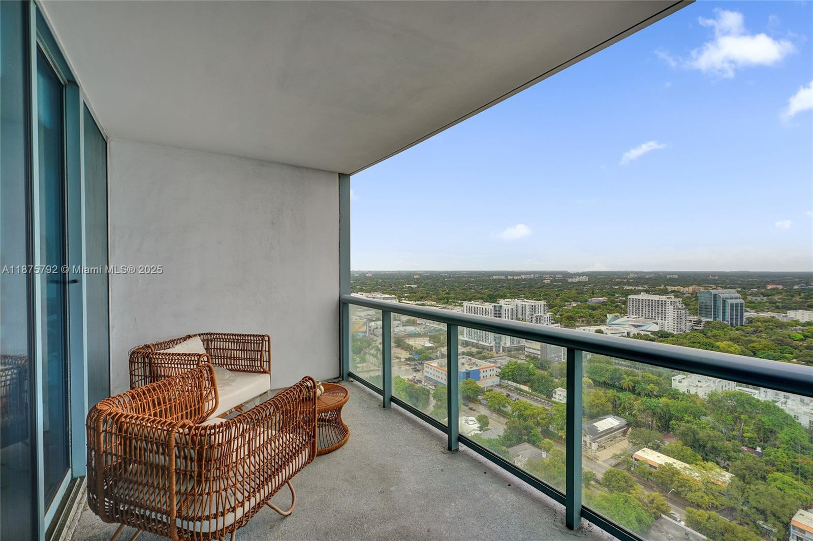 BLUE CONDO - Residential Lease