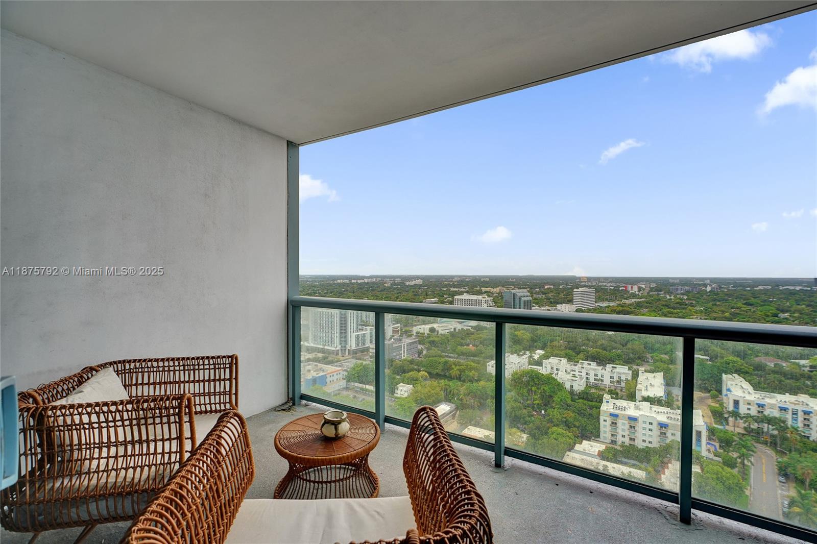 BLUE CONDO - Residential Lease