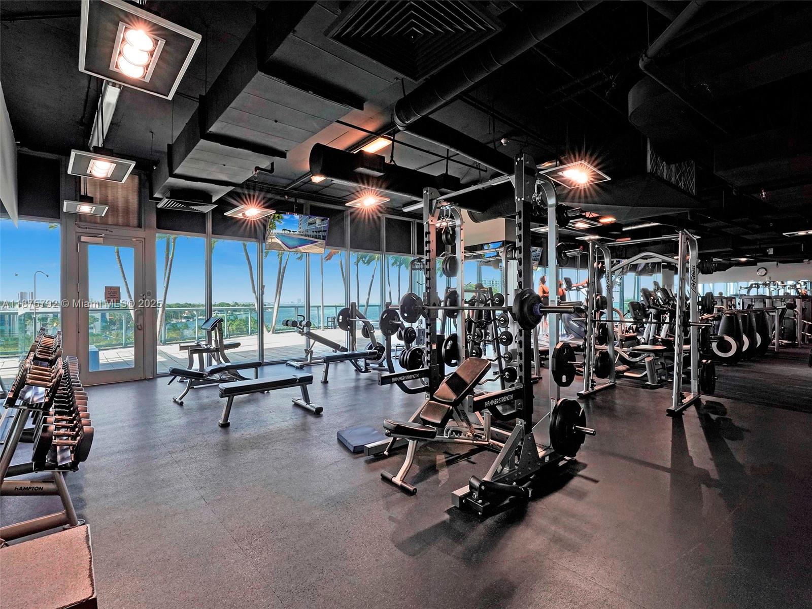 BLUE CONDO - Residential Lease