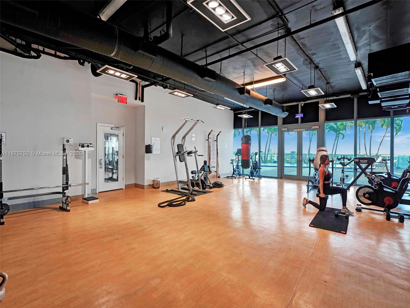 BLUE CONDO - Residential Lease