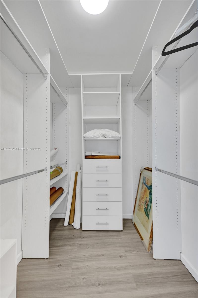 BLUE CONDO - Residential Lease