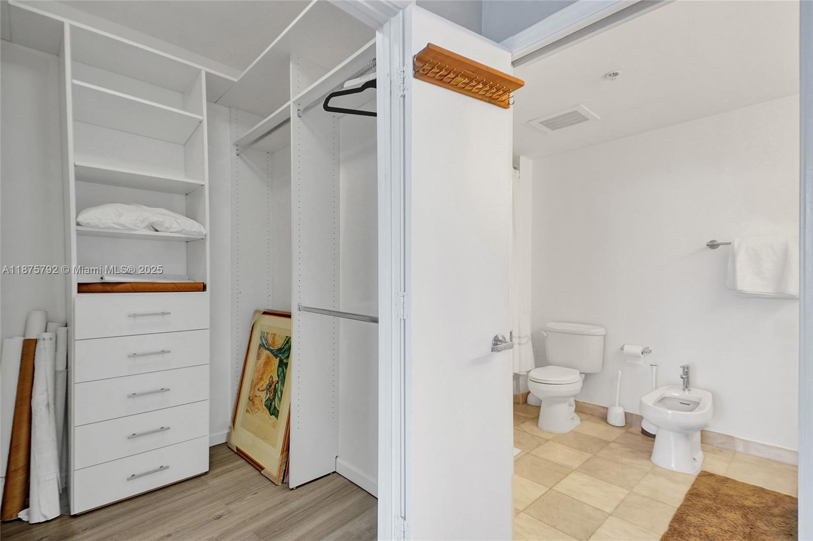 BLUE CONDO - Residential Lease